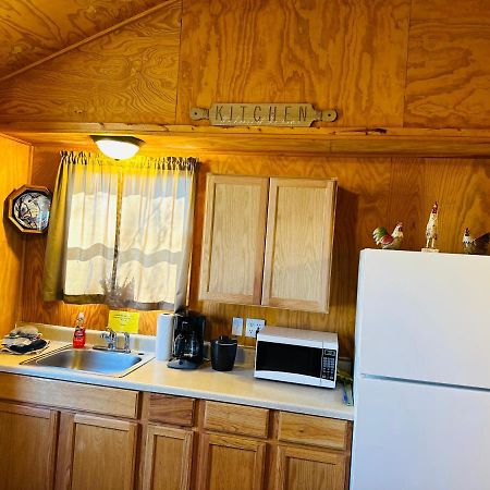 Country Cabins Hotel Chariton Buitenkant foto