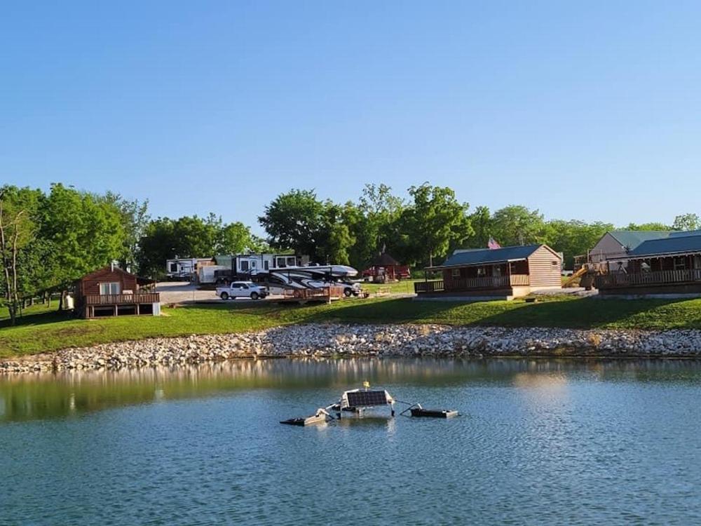 Country Cabins Hotel Chariton Buitenkant foto