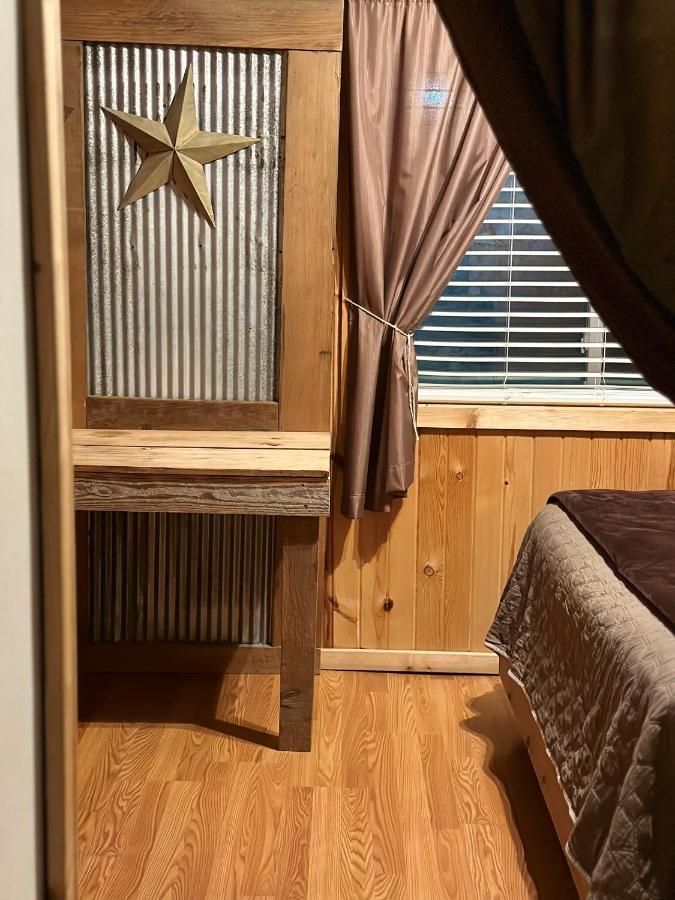 Country Cabins Hotel Chariton Buitenkant foto