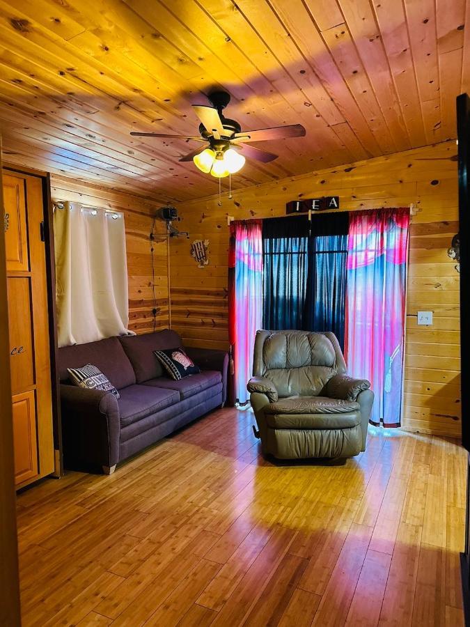 Country Cabins Hotel Chariton Buitenkant foto