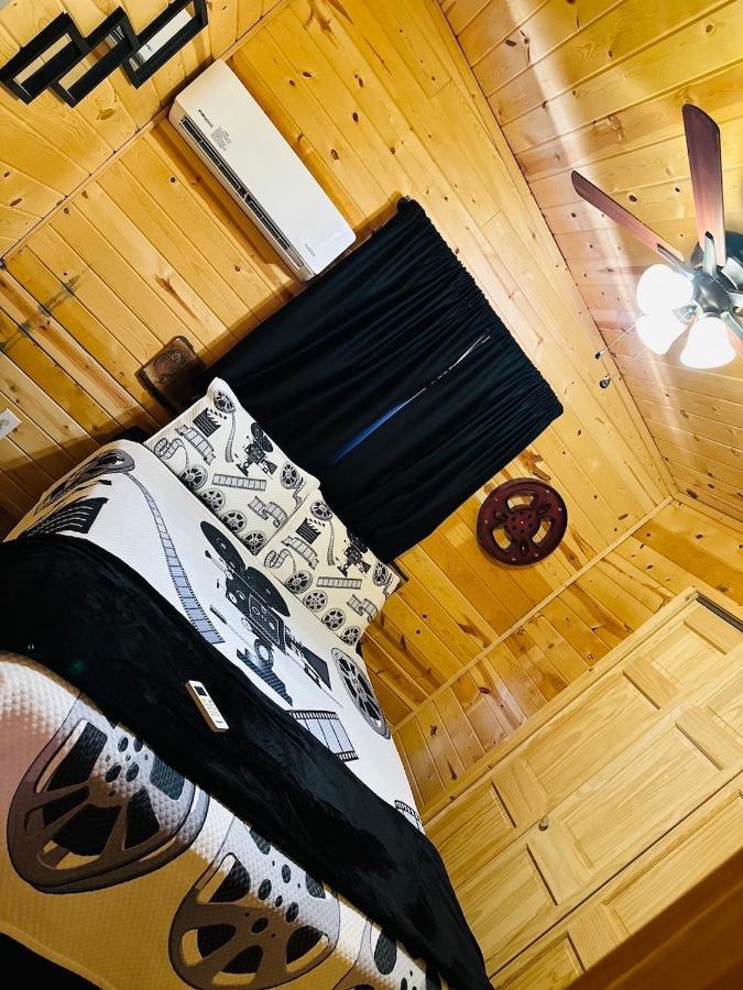 Country Cabins Hotel Chariton Buitenkant foto