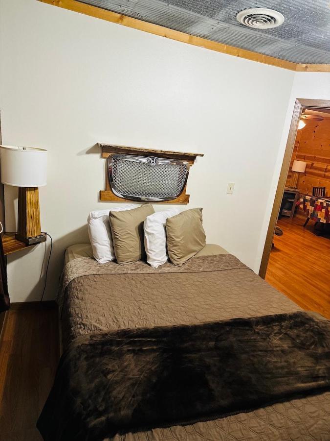 Country Cabins Hotel Chariton Buitenkant foto