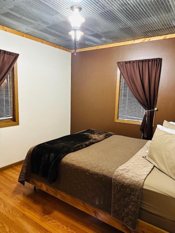 Country Cabins Hotel Chariton Buitenkant foto