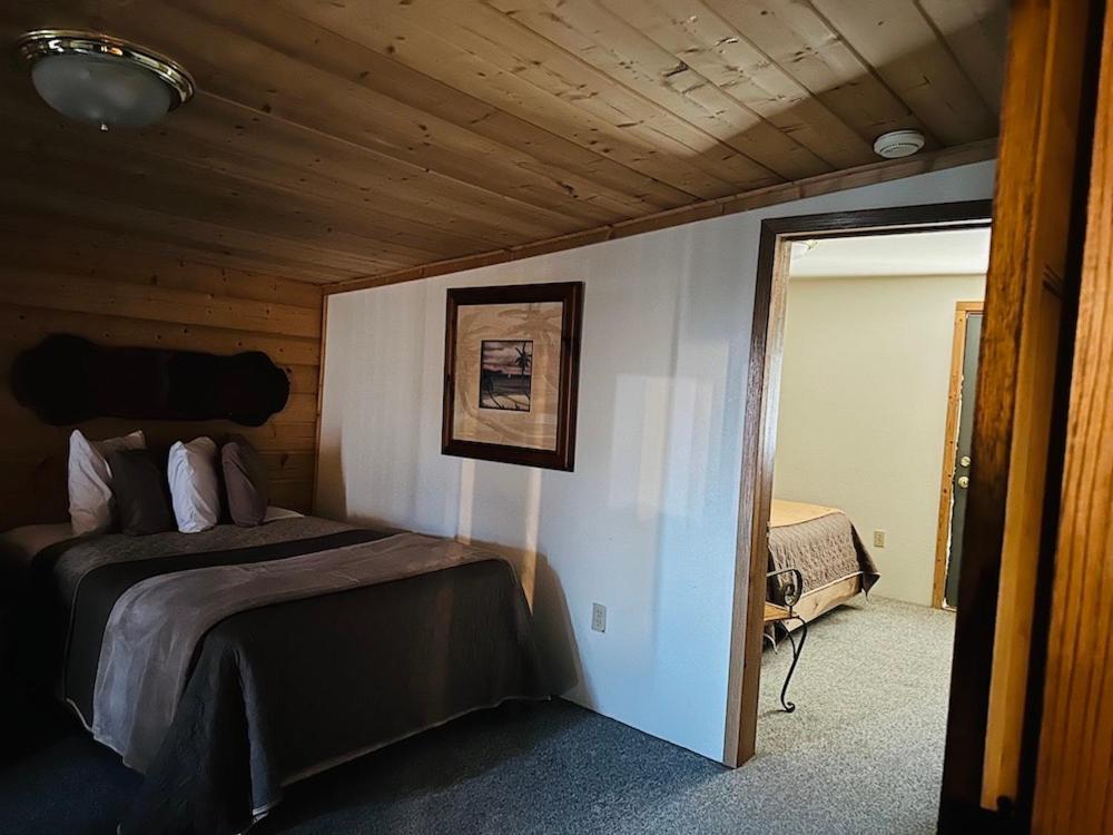Country Cabins Hotel Chariton Buitenkant foto