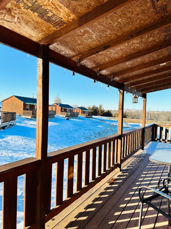 Country Cabins Hotel Chariton Buitenkant foto