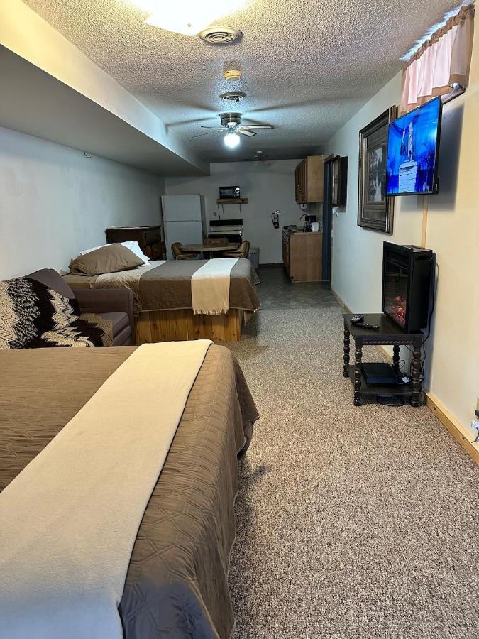 Country Cabins Hotel Chariton Buitenkant foto