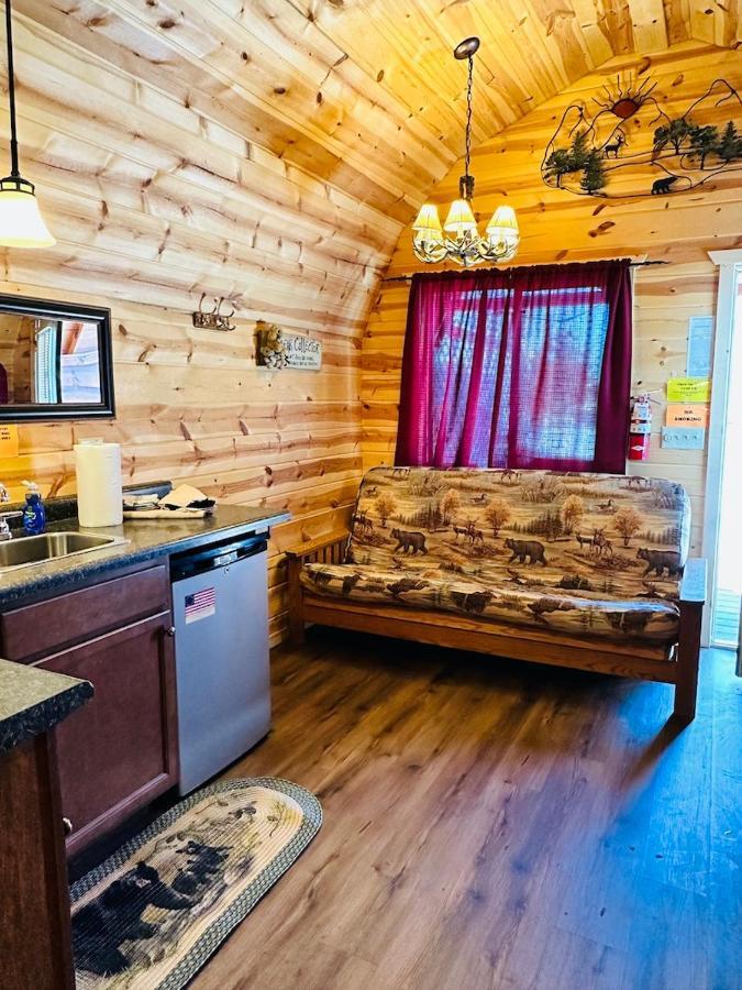 Country Cabins Hotel Chariton Buitenkant foto