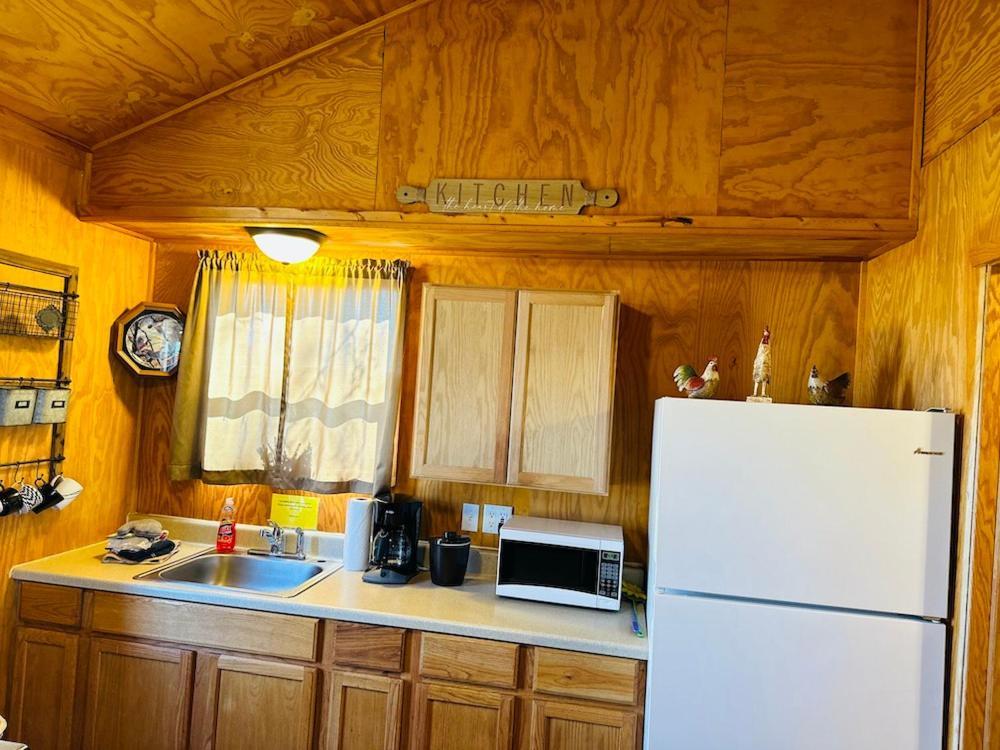 Country Cabins Hotel Chariton Buitenkant foto