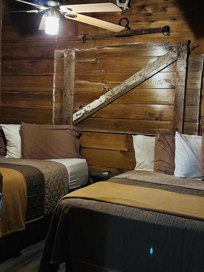 Country Cabins Hotel Chariton Buitenkant foto