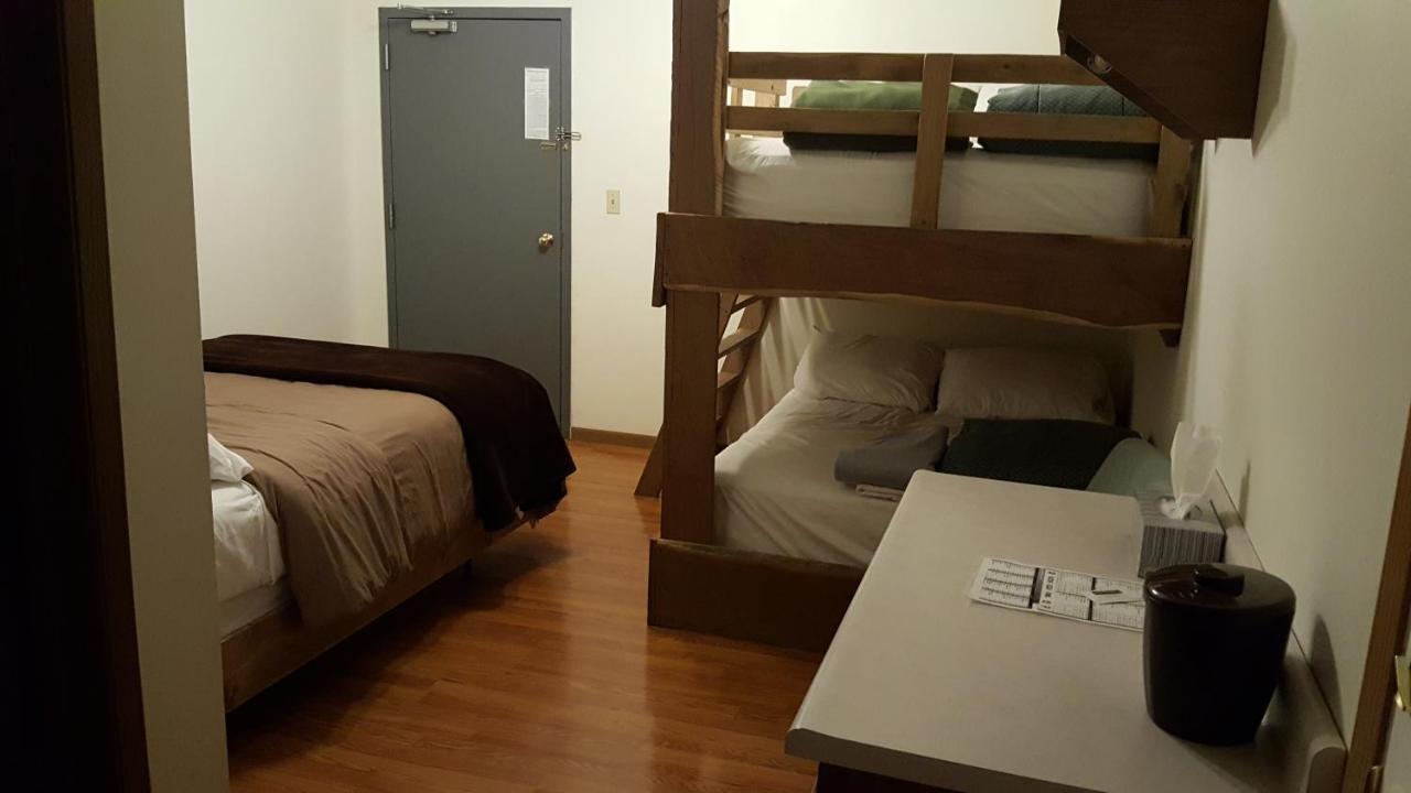 Country Cabins Hotel Chariton Buitenkant foto