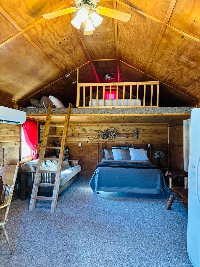 Country Cabins Hotel Chariton Buitenkant foto