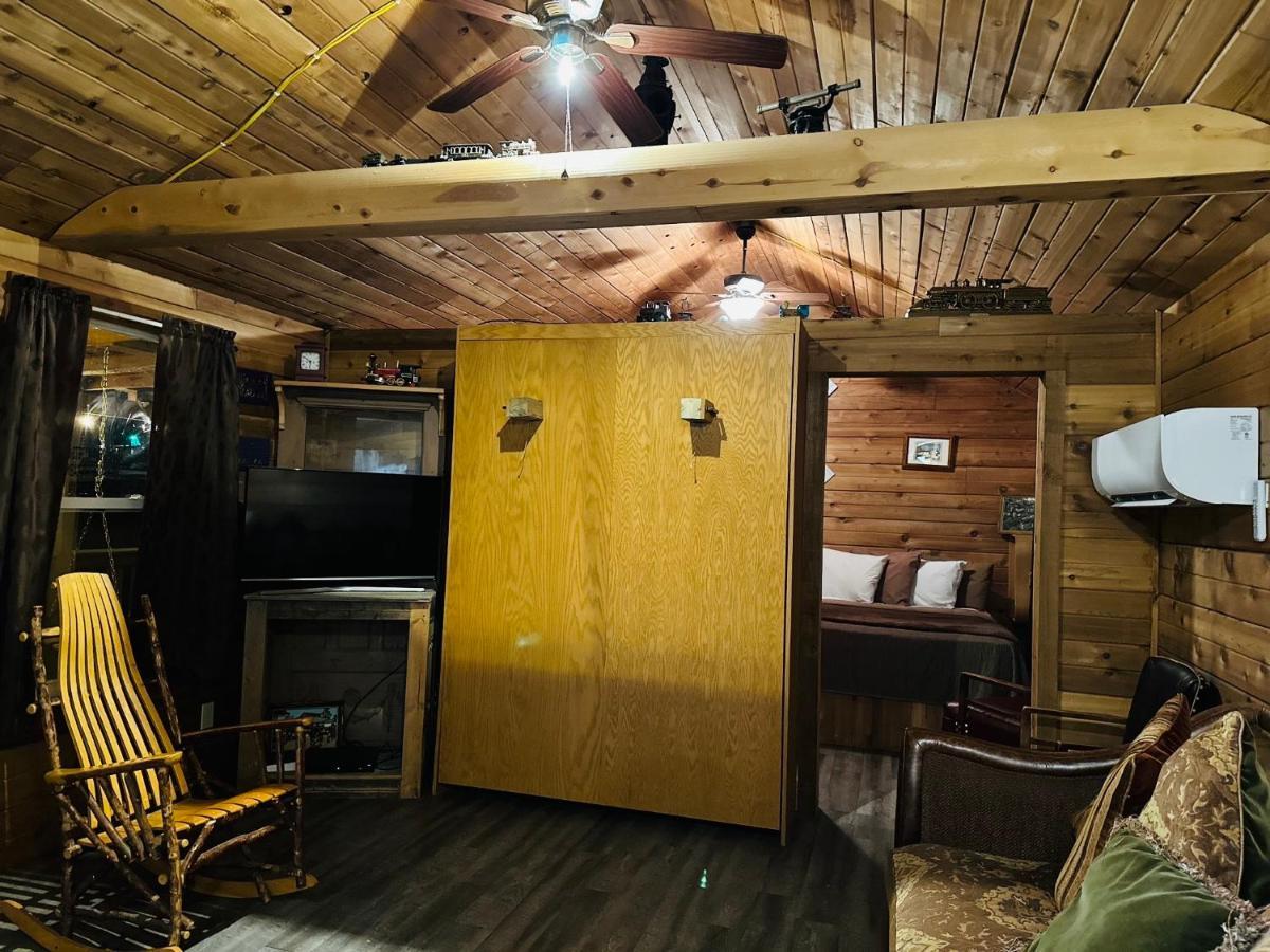Country Cabins Hotel Chariton Buitenkant foto