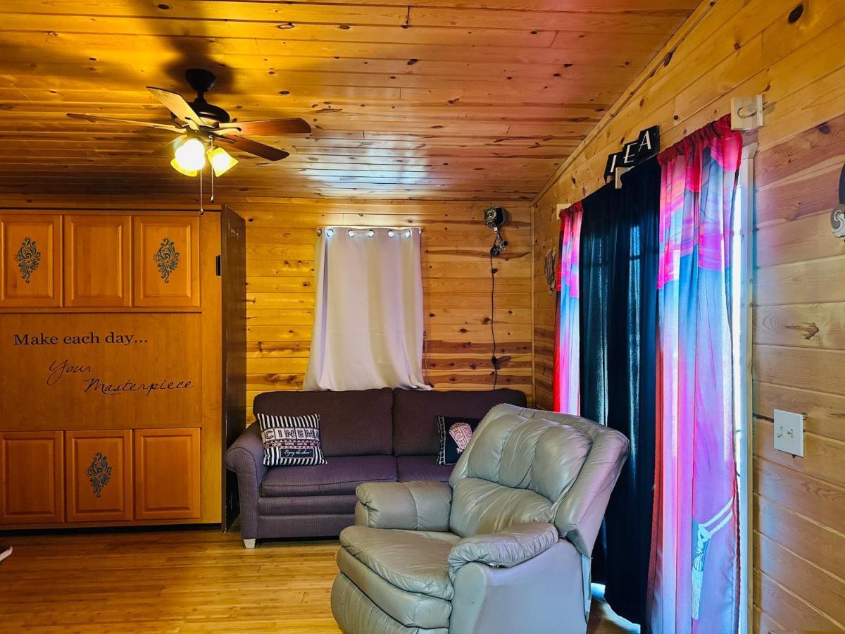 Country Cabins Hotel Chariton Buitenkant foto