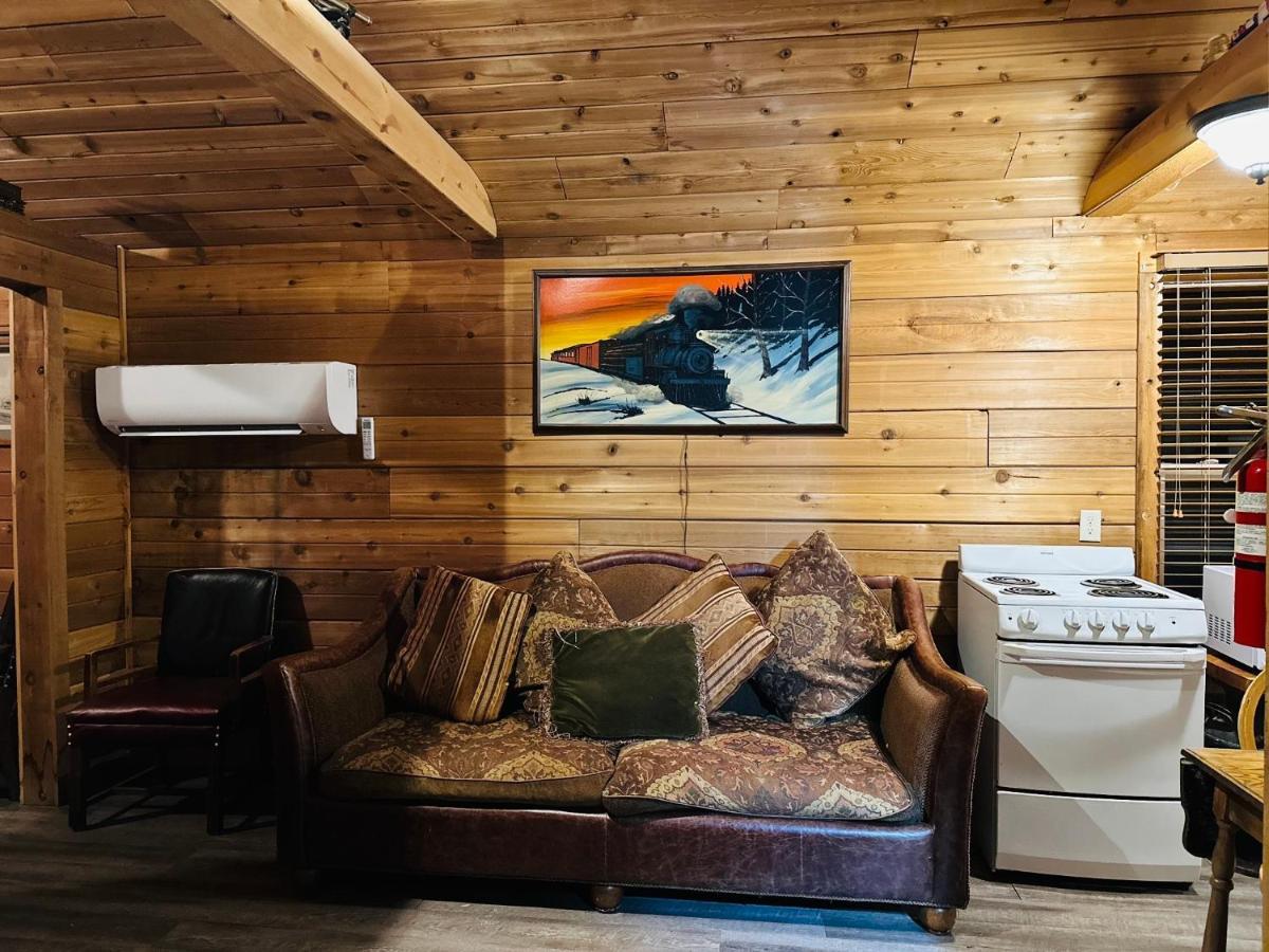 Country Cabins Hotel Chariton Buitenkant foto