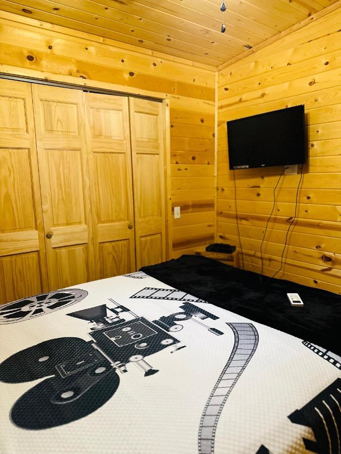 Country Cabins Hotel Chariton Buitenkant foto